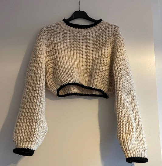 Cropped Caitlin long sleeve knitted top