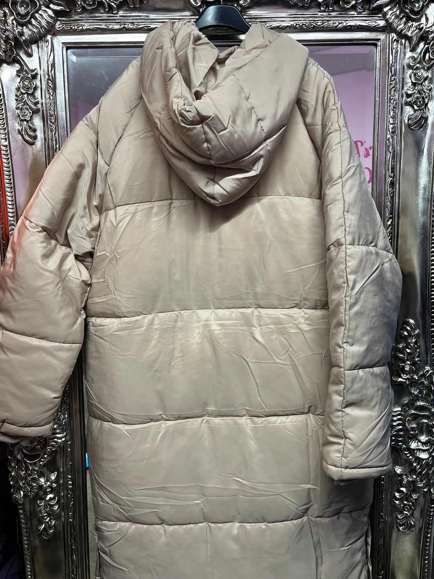 Long hooded duvet coat