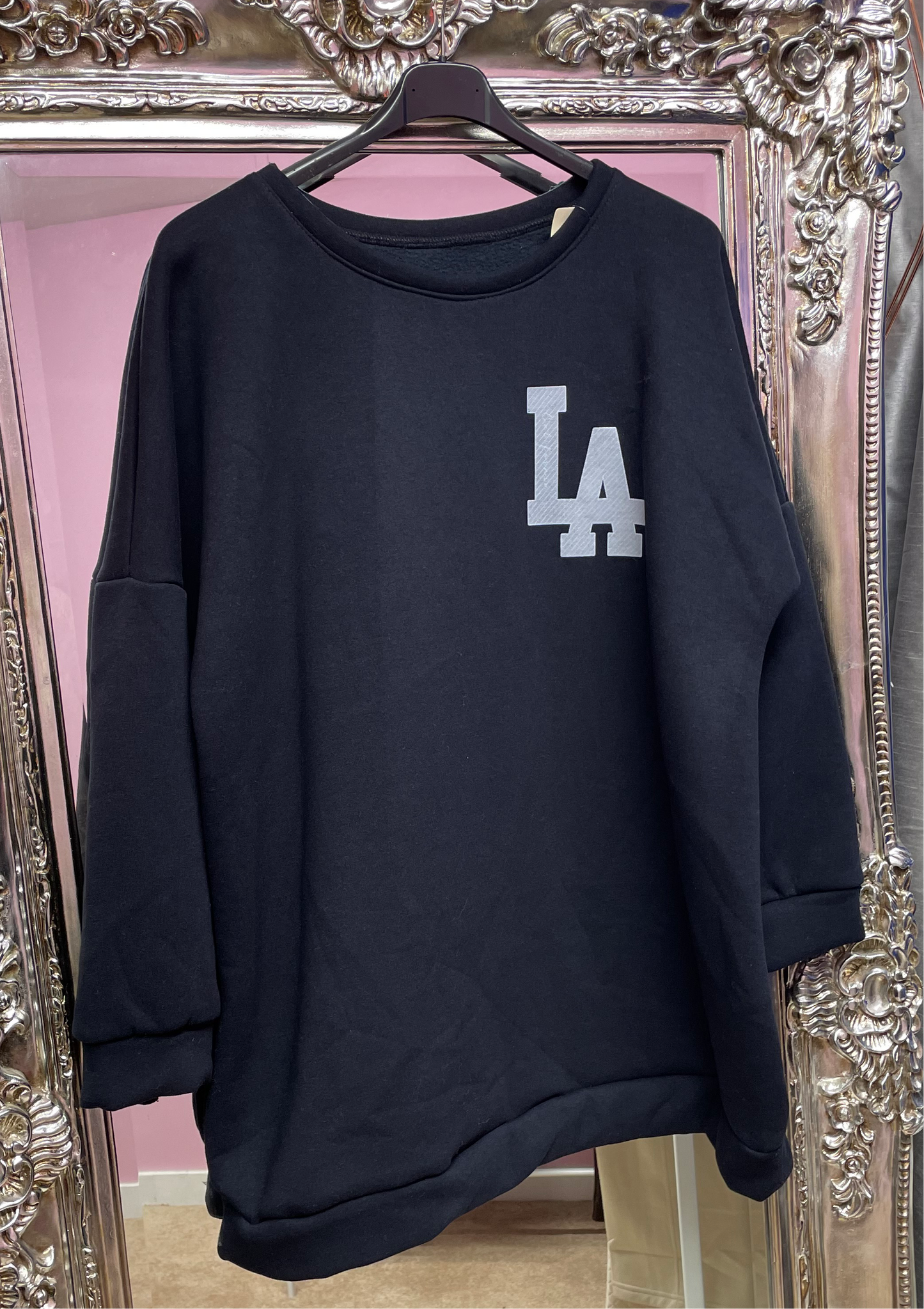 LA oversized jumper