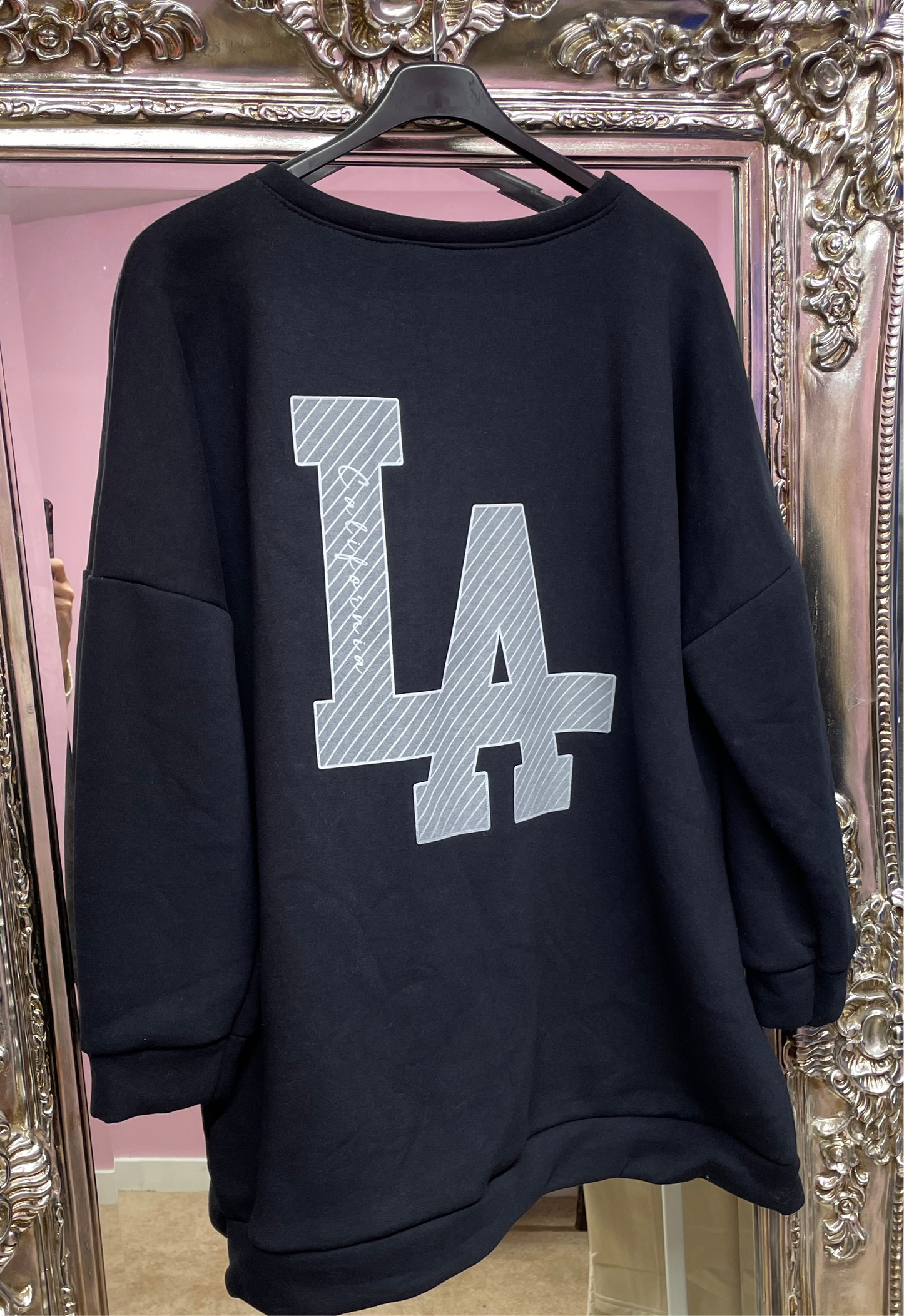 LA oversized jumper