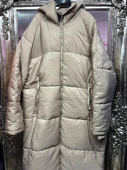 Long hooded duvet coat